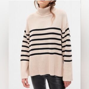 GAP 24/7 Split-Hem Turtleneck Sweater